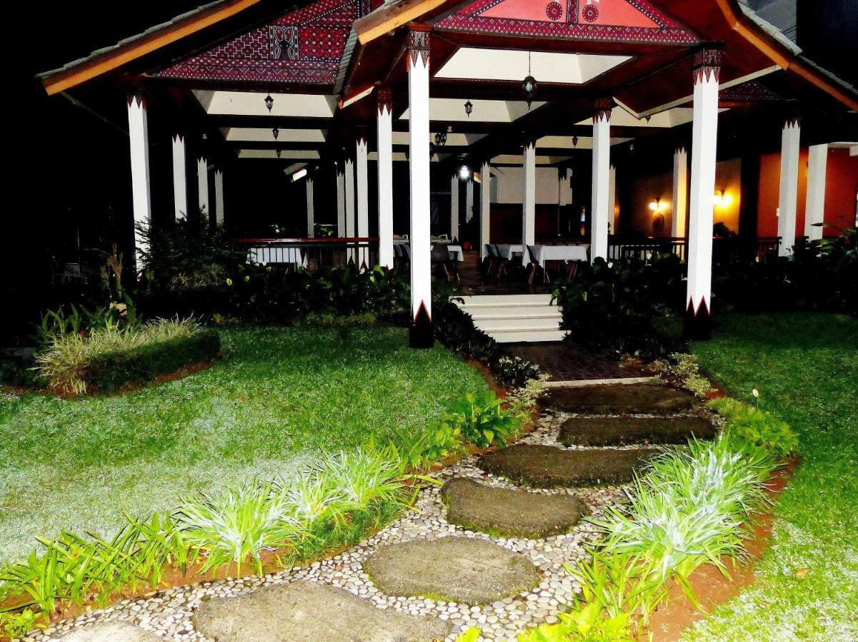 Torsina Hotel Rantepao Esterno foto