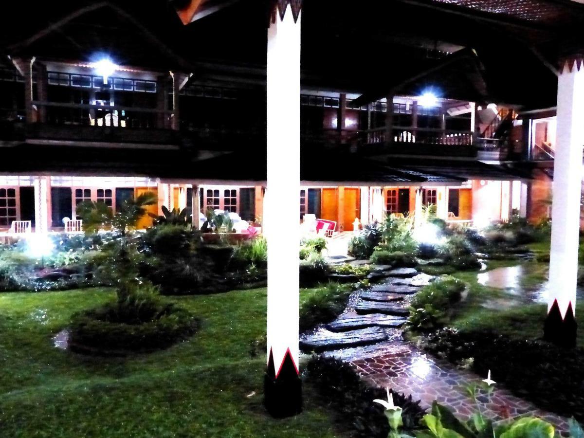 Torsina Hotel Rantepao Esterno foto